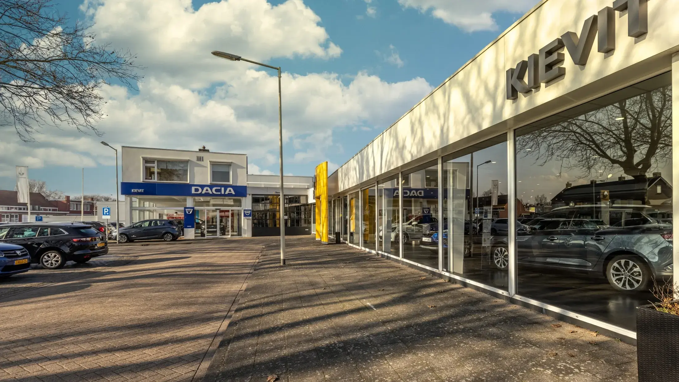 AutoKievit Bergen op Zoom showroom