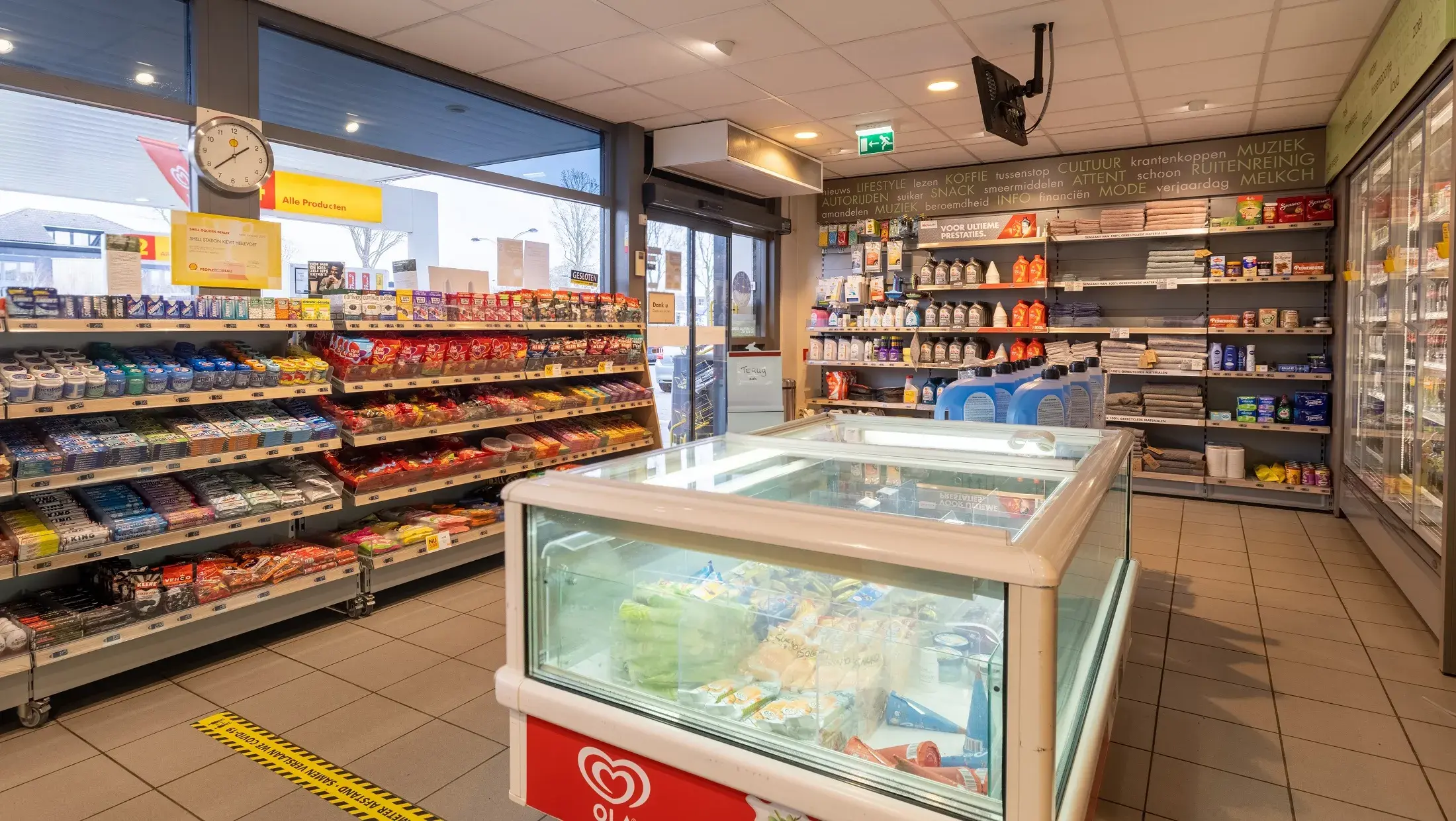 AutoKievit Hellevoetsluis tankstation shop