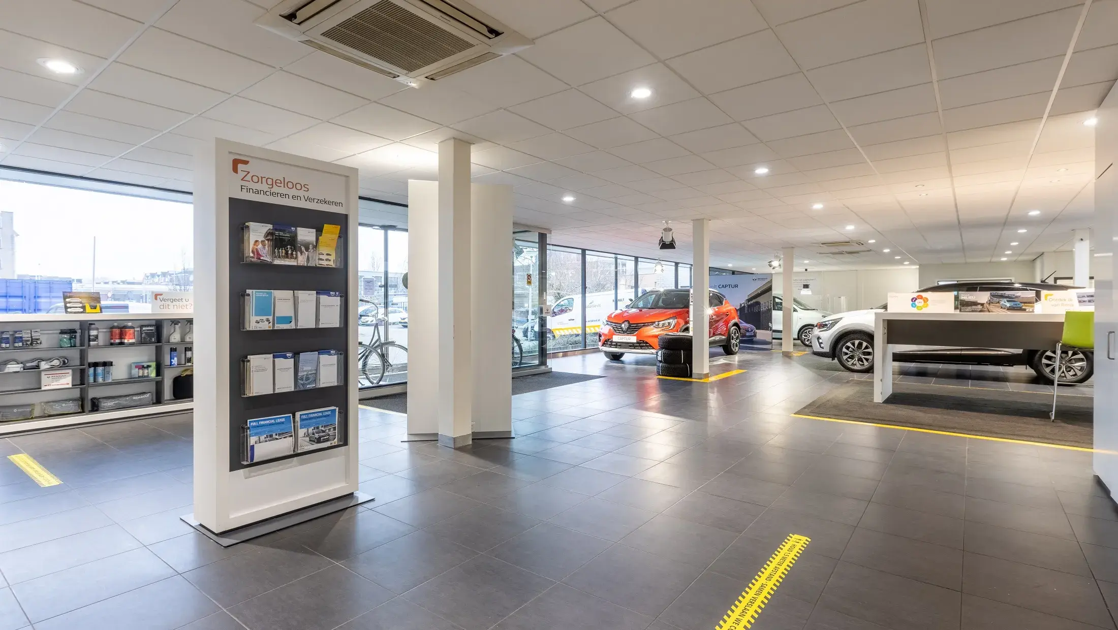 AutoKievit Hellevoetsluis showroom