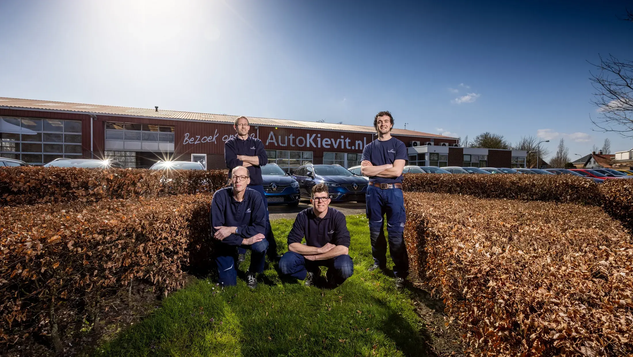 Groepsfoto AutoKievit Zierikzee opslagplaats