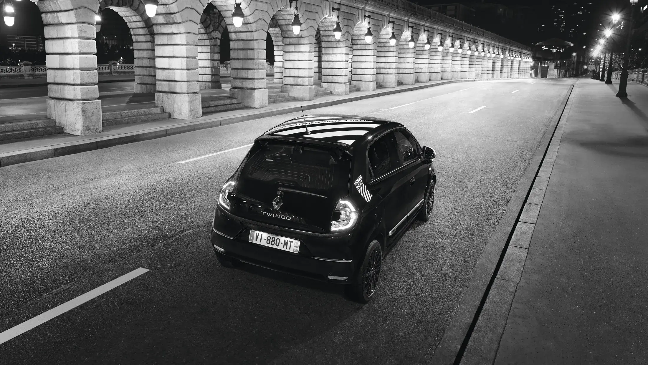 Renault Twingo electric Urban night