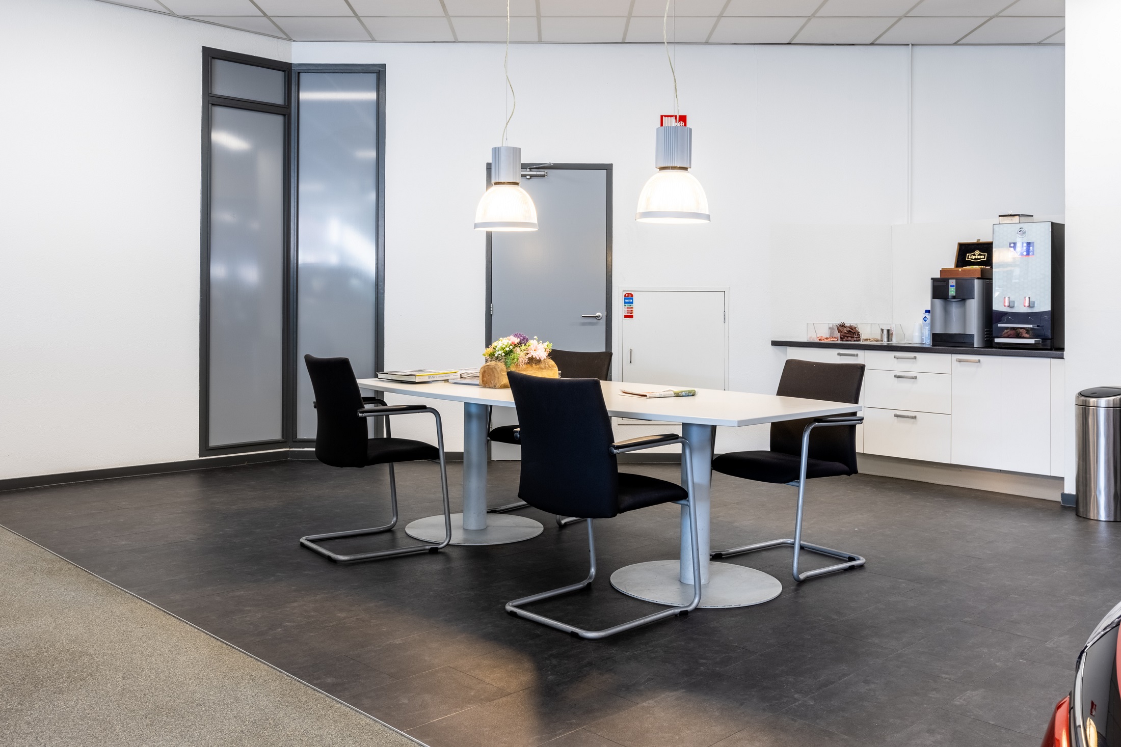 AutoKievit Rotterdam showroom