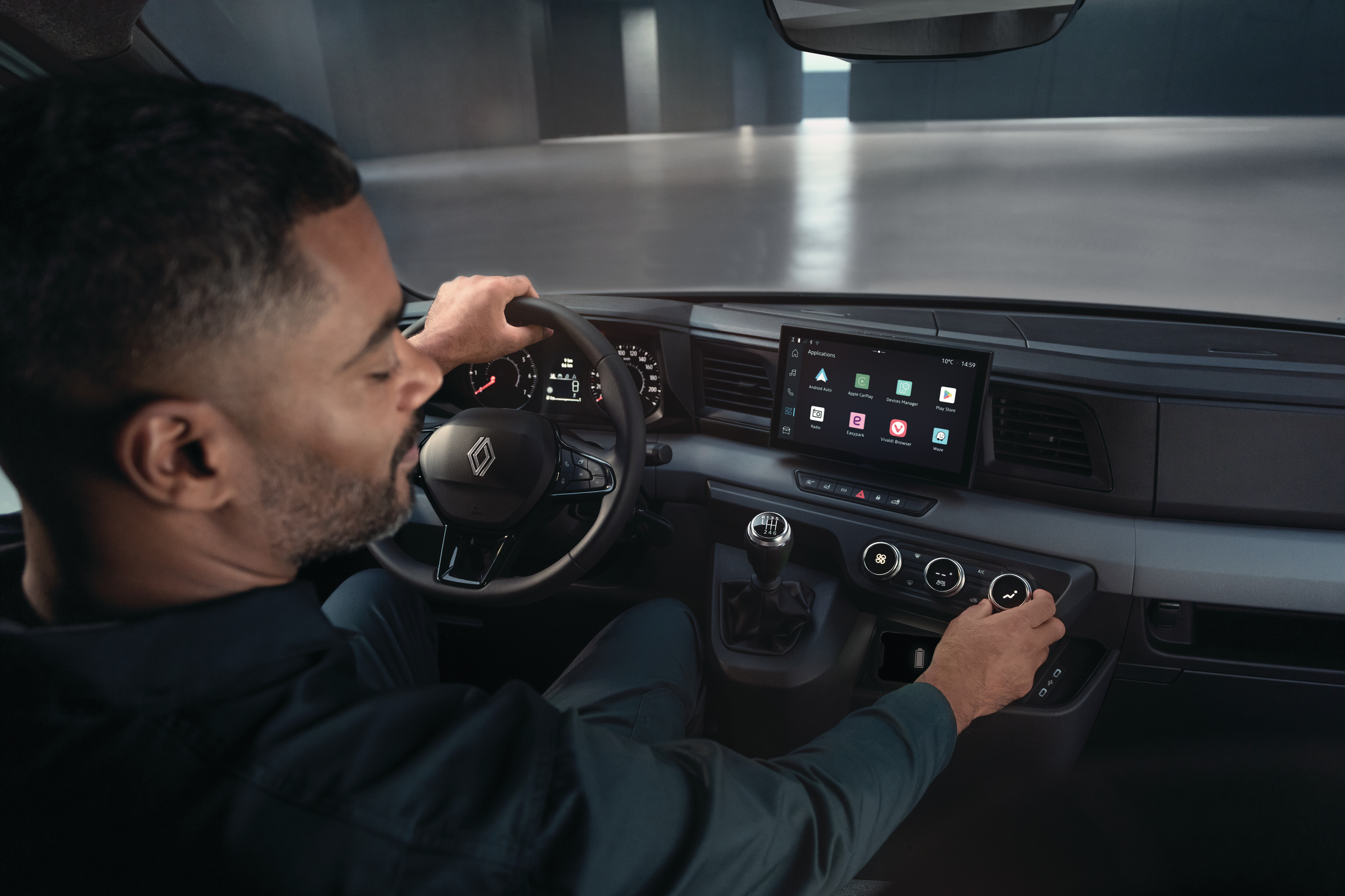 Renault Master E-Tech electric 2024 interieur