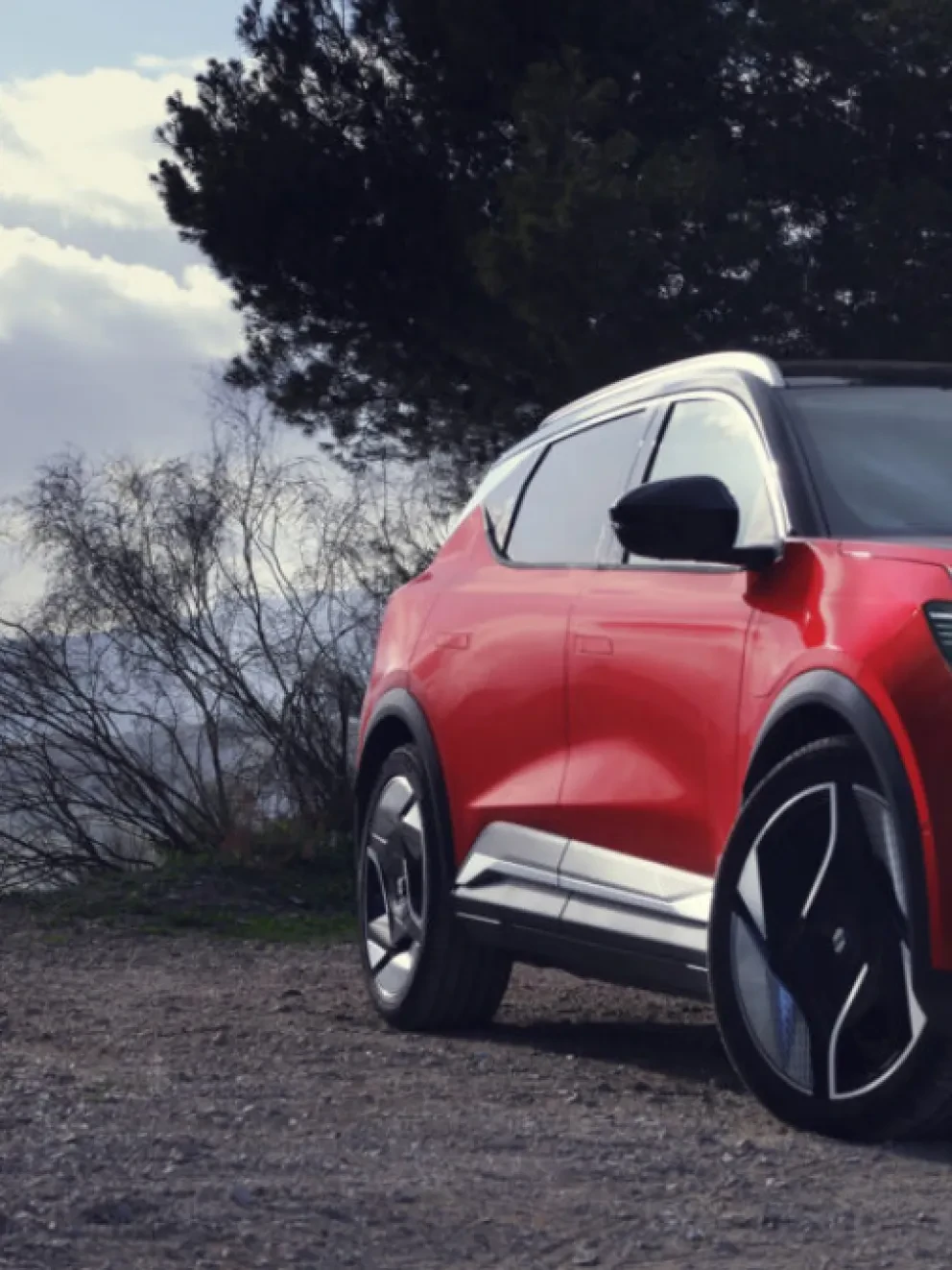 Renault Scenic E-Tech electric hero